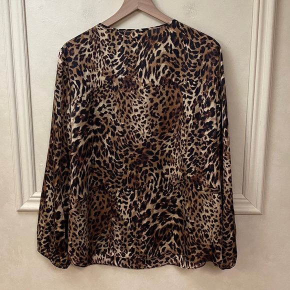 Chicos Blouse Top Womens XL/16 Animal Print Tassel Tie Front Long Sleeve - Picture 5 of 5